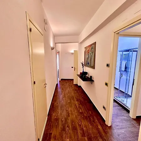 Friends' Home-downtown Nearby *