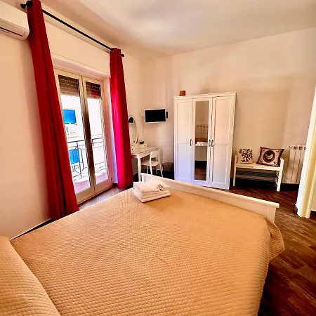 Friends' Home-downtown Nearby Casa de Férias *