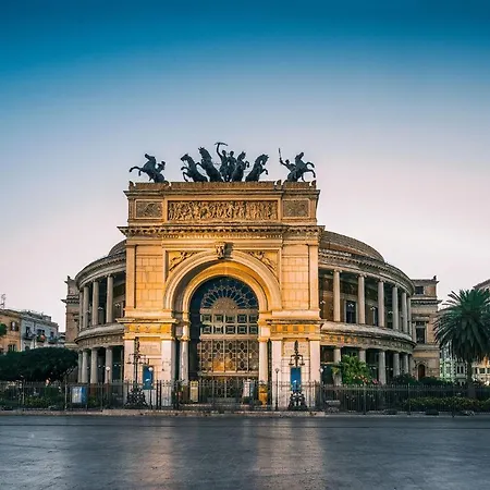 بيت للعطل Friends' Home-downtown Nearby باليرمو