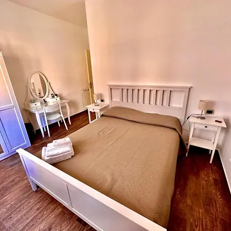 Casa de Férias Friends' Home-downtown Nearby Palermo