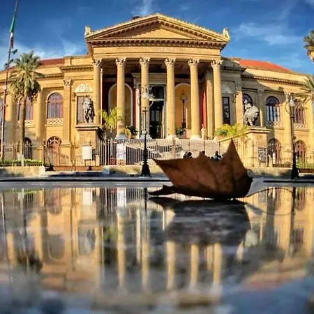 Friends' Home-downtown Nearby Casa de Férias