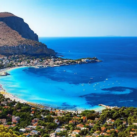 Friends' Home-downtown Nearby Casa de Férias *