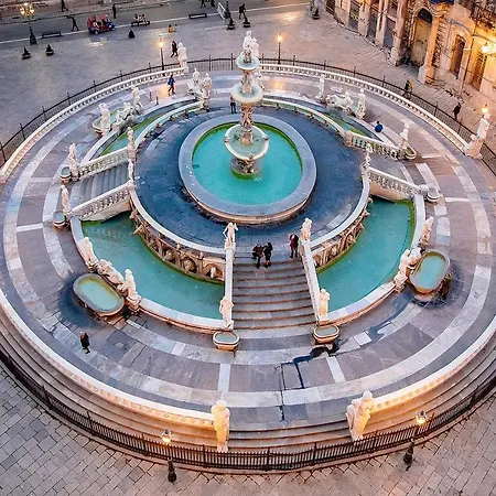 Friends' Home-downtown Nearby Casa de Férias